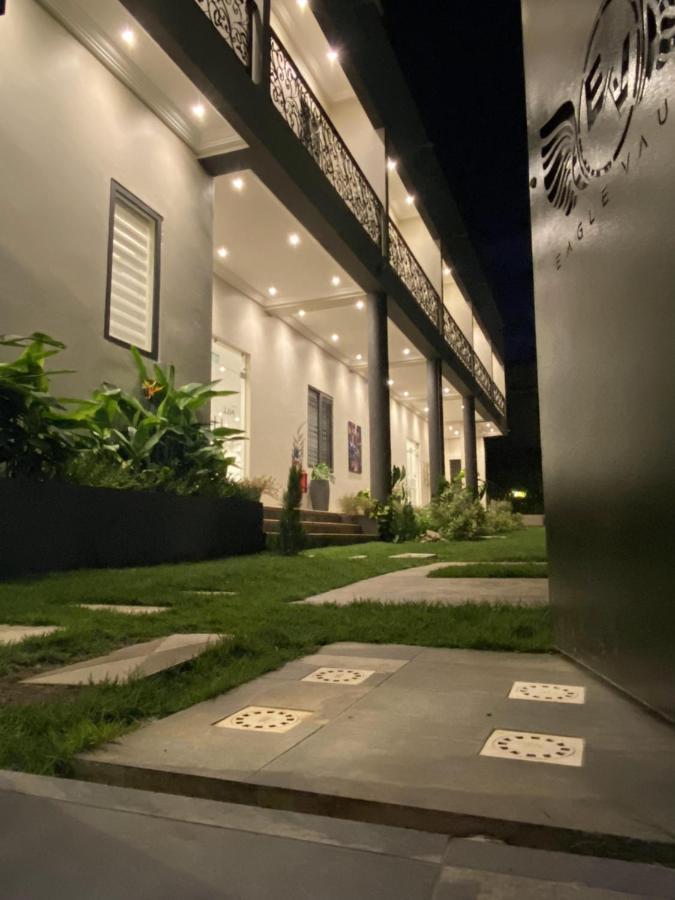Eagle Vault Hotel Kwabenya Exterior photo